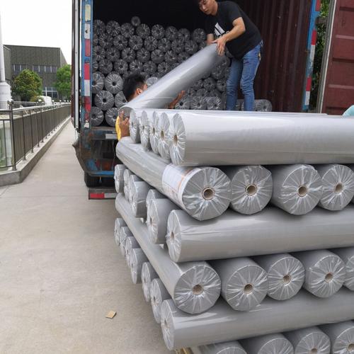 专注品质 · 0.3mm复合聚丙烯防水隔气膜厂家直供——屋面隔汽层的理想之选